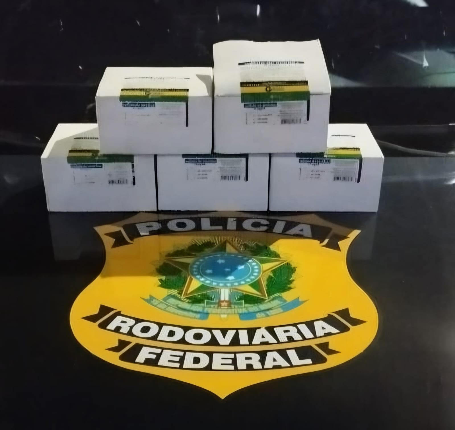 PRF apreende 500 ampolas de morfina sem documento em veículo na BR-174, em Roraima